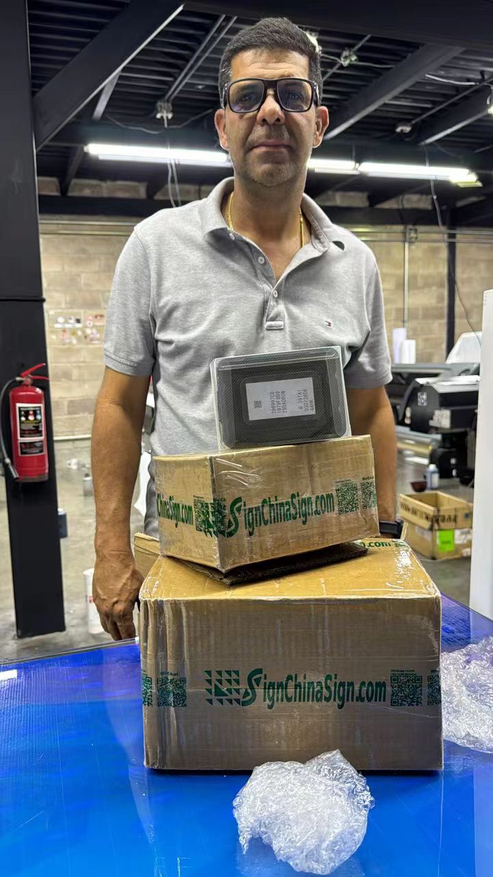 Venezuela -Sr.Salvador Marotta -Repuestos de plotter