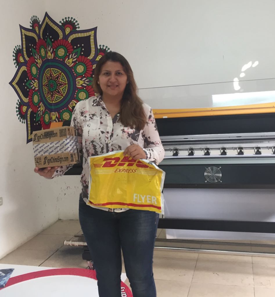 Client Ecuadorian Mz.Cabriela bought one DX5 Printhead for her inkjet printer Human E-jet